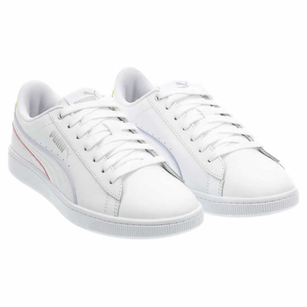 New in box Ladies Vicky Pumas w/ stripe detail
